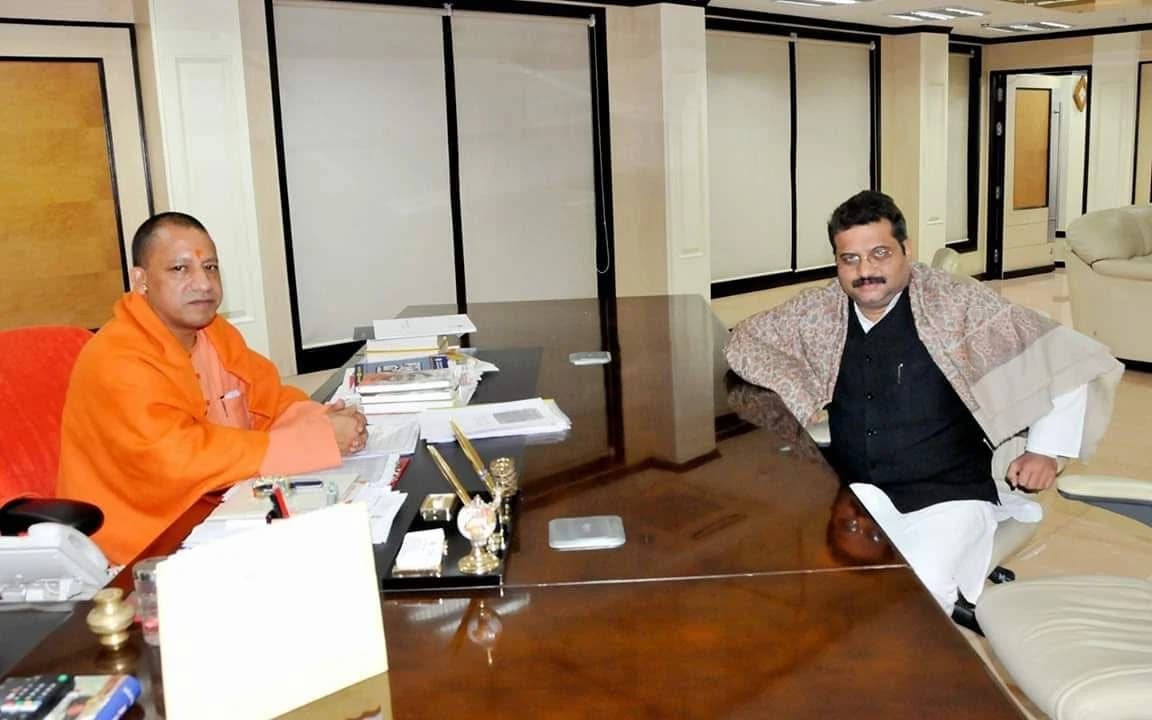 माननीय मुख्यमंत्री श्री योगी आदित्यनाथ जी के साथ भेंट के दौरान राजा राज राजेश्वर सिंह